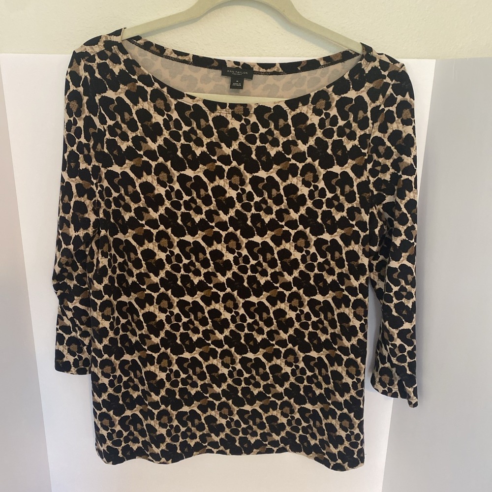 Ann Taylor Leopard 3/4 Sleeve Top‎ Med Stretch J1